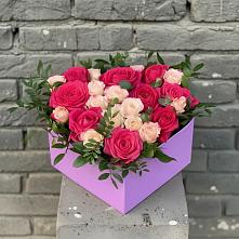 Цветочная композиция из Розы в коробке в Шум Ленинградская область