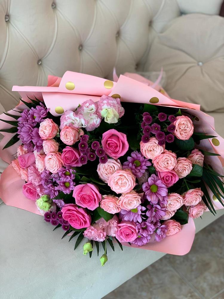 Букет цветов из: Хризантемы, Розы и Лизиантусы в Шум Ленинградская область