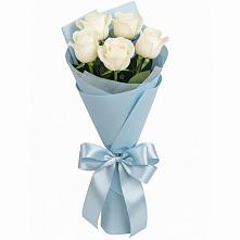 Букет 5 Белых роз Проуд в Шум Ленинградская область