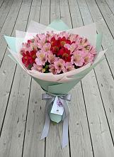 Букет цветов из:  Альстромерии в Шум Ленинградская область