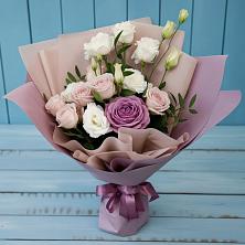 Букет цветов из:  Розы и Лизиантусы в Шум Ленинградская область