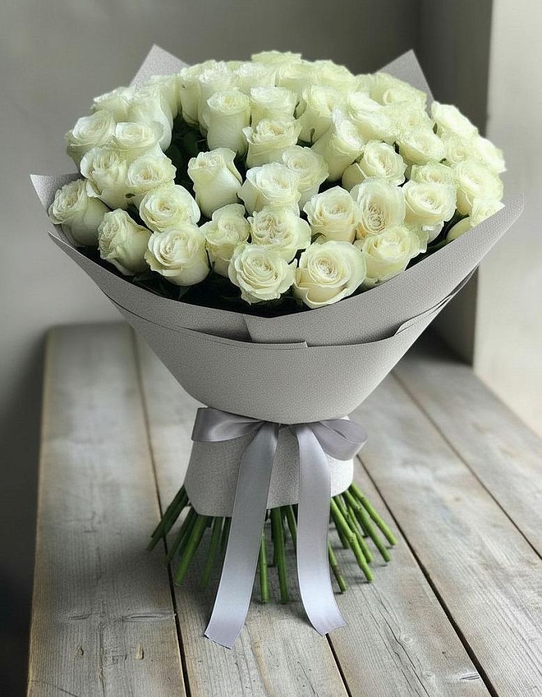 Букет 35 Белых роз в Шум Ленинградская область