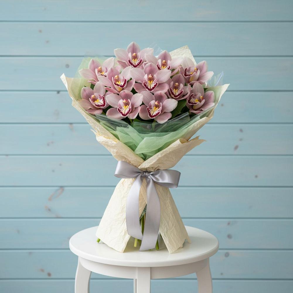 Букет цветов из: Орхидеи и Розы в Шум Ленинградская область