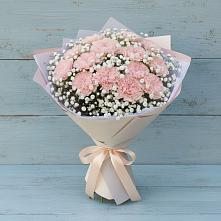 Букет цветов из:  Гвоздики в Шум Ленинградская область