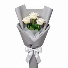 Букет 3 белые розы в Шум Ленинградская область