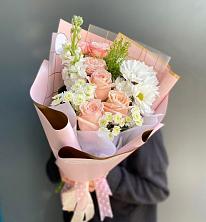 Букет цветов из:  Хризантемы и Розы в Шум Ленинградская область