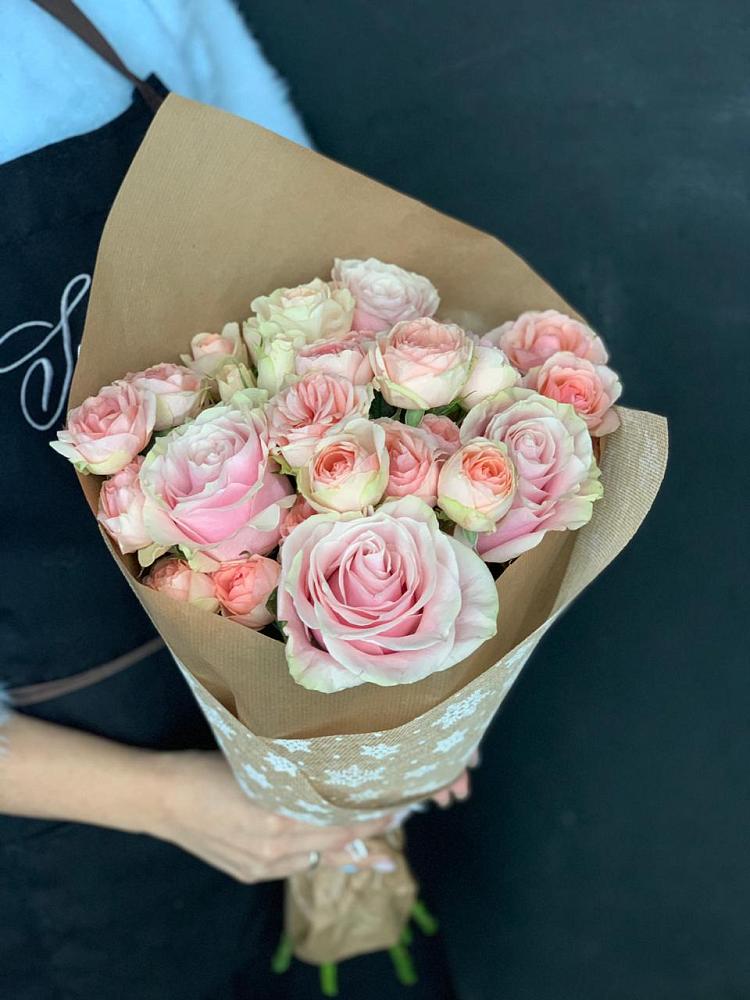 Букет цветов из: Хризантемы и Розы в Шум Ленинградская область