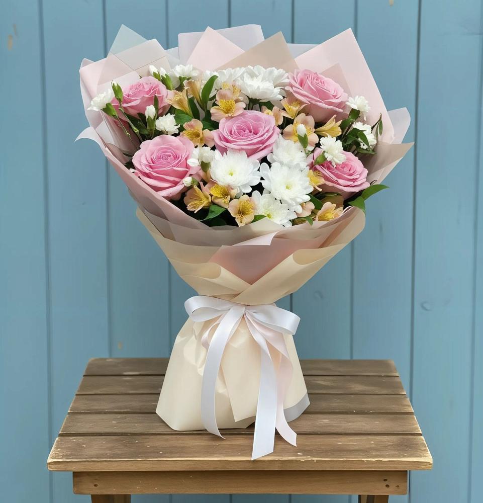 Букет цветов из: Гвоздики, Орхидеи и Розы в Шум Ленинградская область