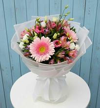 Букет цветов из:  Герберы, Альстромерии и Лизиантусы в Шум Ленинградская область