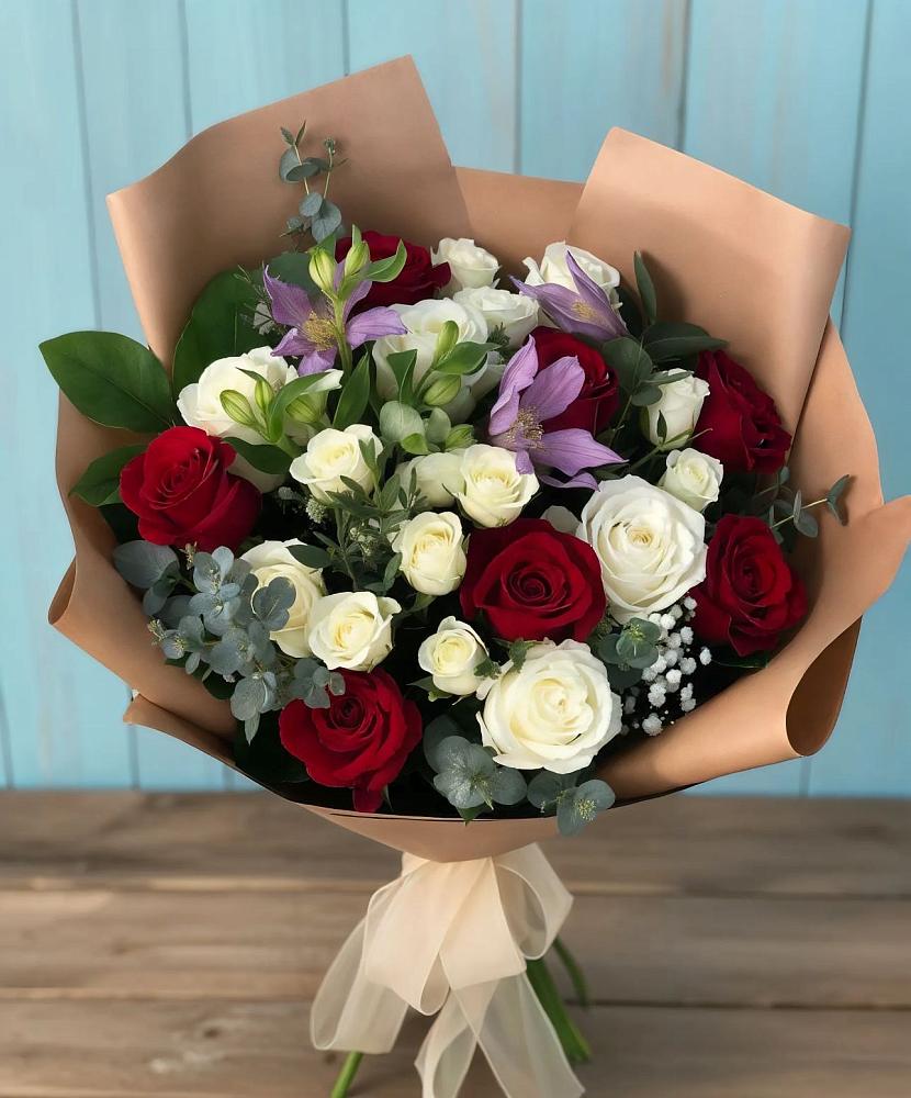 Букет цветов из: Розы и Альстромерии в Шум Ленинградская область