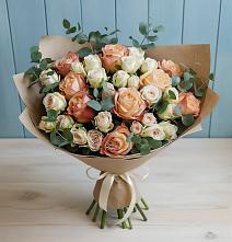 Букет цветов из:  Альстромерии и Розы в Шум Ленинградская область