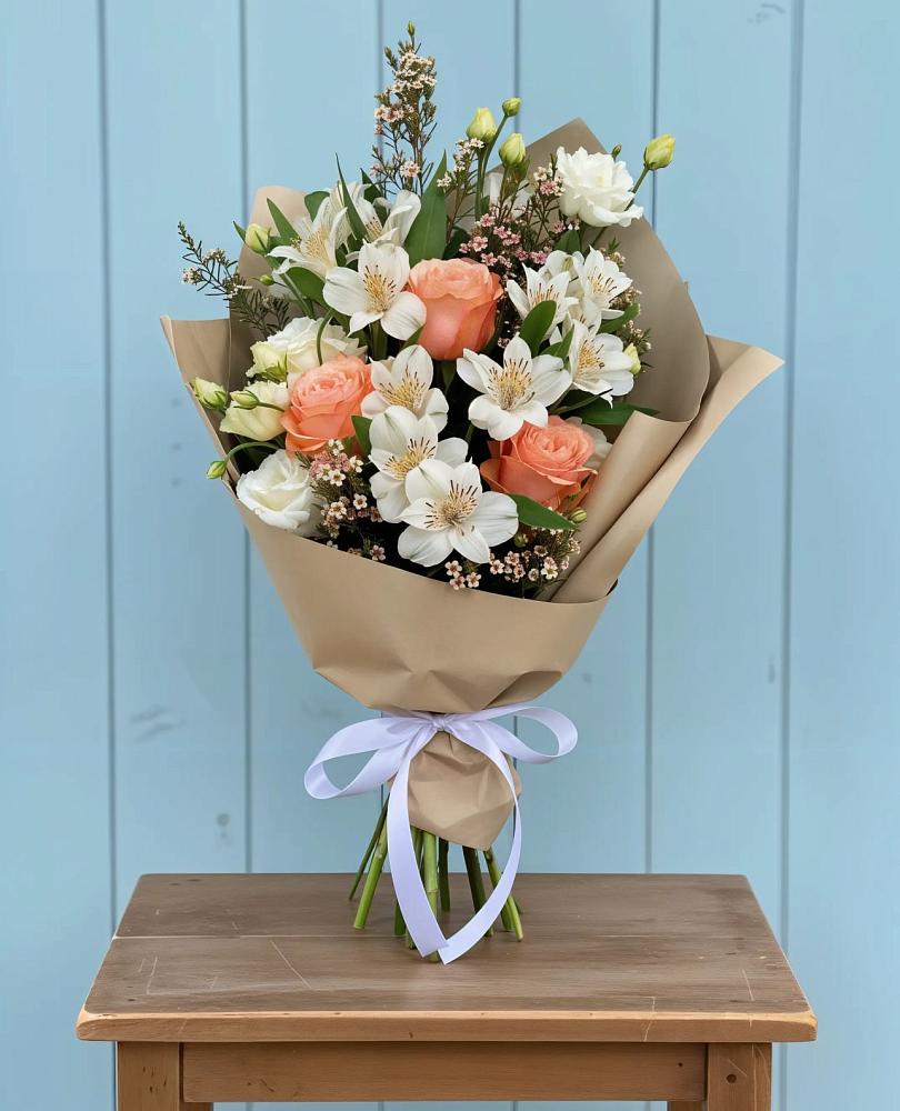 Букет цветов из: Альстромерии, Лизиантусы, Розы и Хризантемы в Шум Ленинградская область